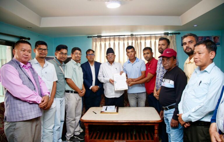हेटौँडा सिमेन्ट उद्योगको समस्या समाधानका लागि पहल गर्ने अध्यक्ष दाहालको प्रतिबद्धता