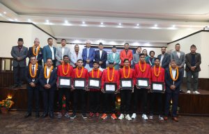 प्रधानमन्त्रीद्वारा अन्तर्राष्ट्रिय प्रतियोगितामा पदक विजेता खेलाडीलाई पुरस्कार वितरण