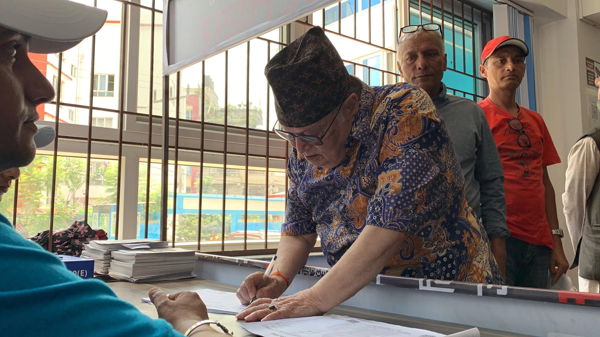 पूर्वमन्त्री रमेशनाथ पाण्डेले गरे रविमाथिको प्रतिशोध विरुद्ध हस्ताक्षर