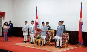 राष्ट्रपति पौडेलसमक्ष नवनियुक्त मन्त्री न्यौपानेको शपथ