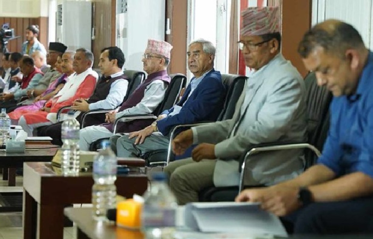 कांग्रेस बैठक दोस्रो दिन पनि जारी, ३५ जनाले राखे धारणा