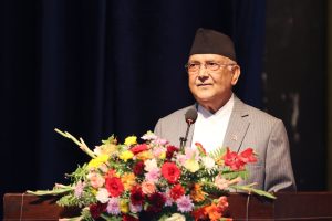 प्रचण्डलाई प्रधानमन्त्रीको जवाफ : फ्लडलाइट हेर्न कीर्तिपुर जानुस्, बनिरहेको छ