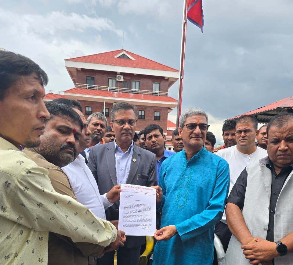 कवाड व्यवसायीमाथिको ज्यादती बन्द गर्न माग गर्दै गृहमन्त्रीलाई ज्ञापनपत्र