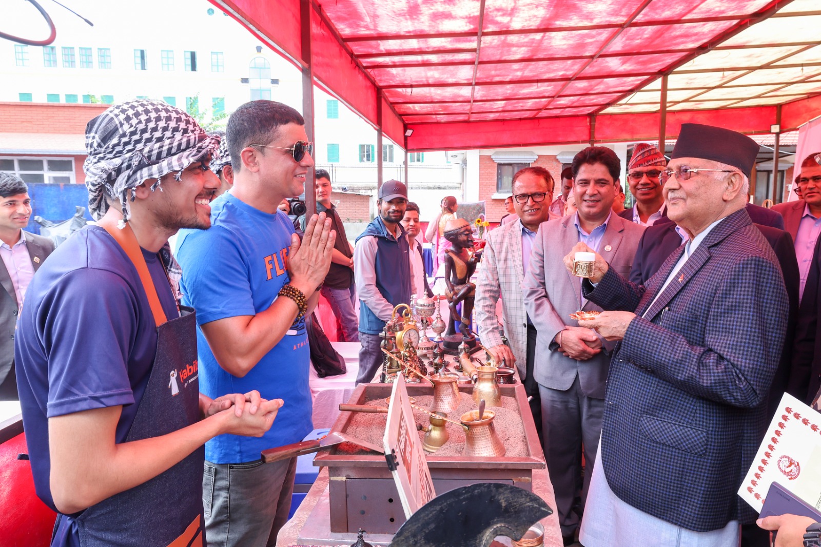 उद्यमीमाझ प्रधानमन्त्री ‘नेपाल बन्छ, तपाईँ-हामीले गरेर देखाउनुपर्छ’