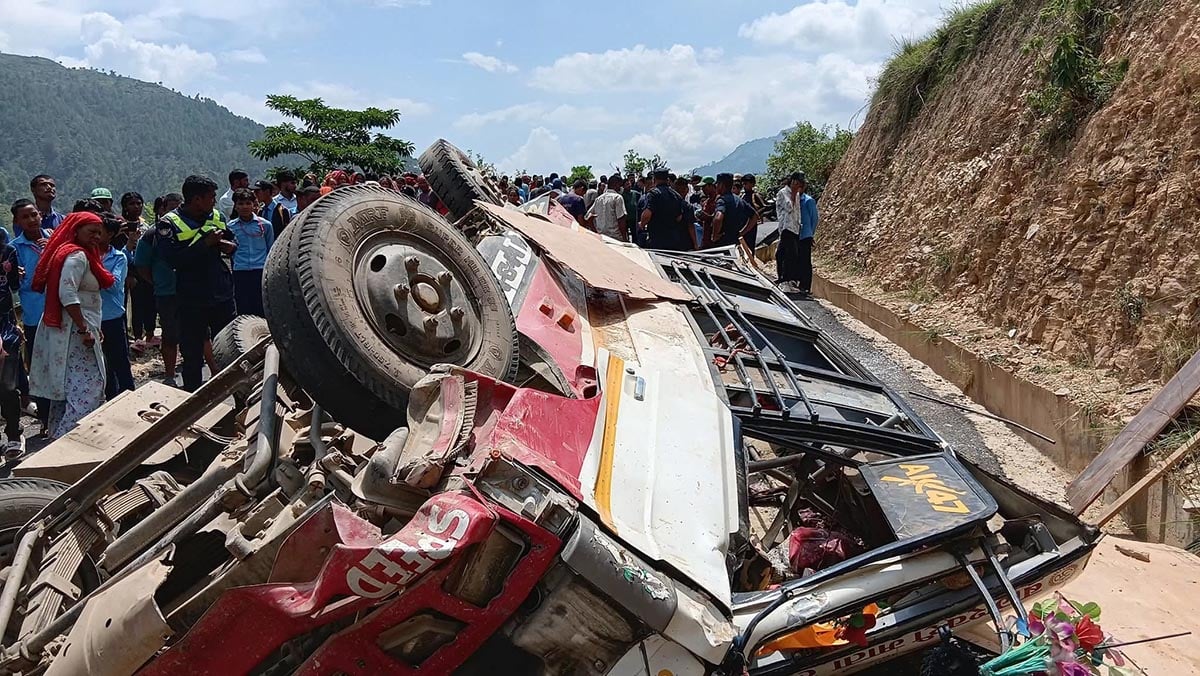 बेँसीसहर-चामे सडकमा भिरबाट मर्स्याङ्दीमा अटोरिक्सा  खस्दा ६ जना घाइते