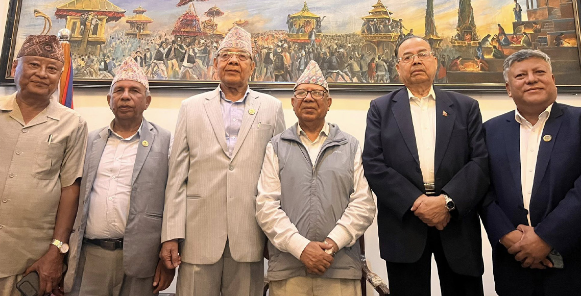 एमालेसँग एकता सम्भव छैन: माधव नेपाल