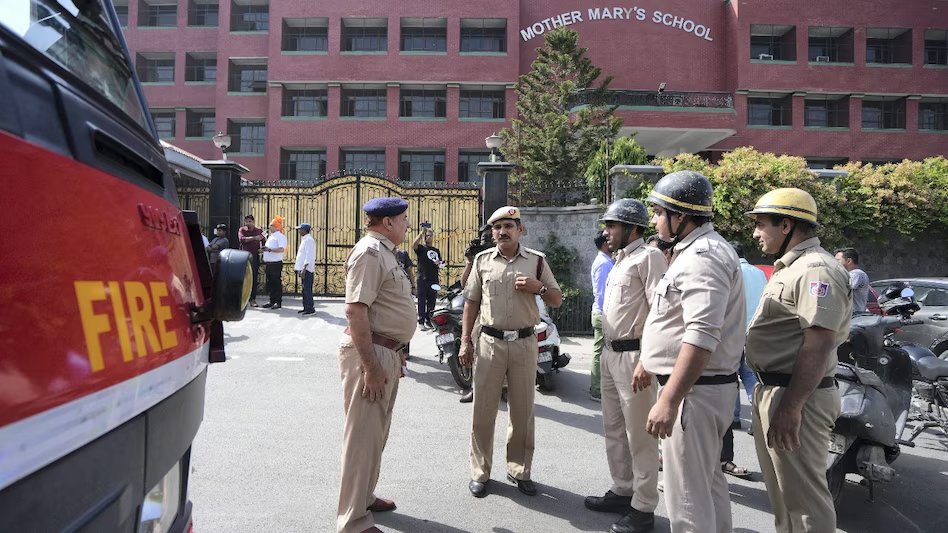 दिल्लीका केही विद्यालय र एक कलेजमा बम राखिएको हल्ला