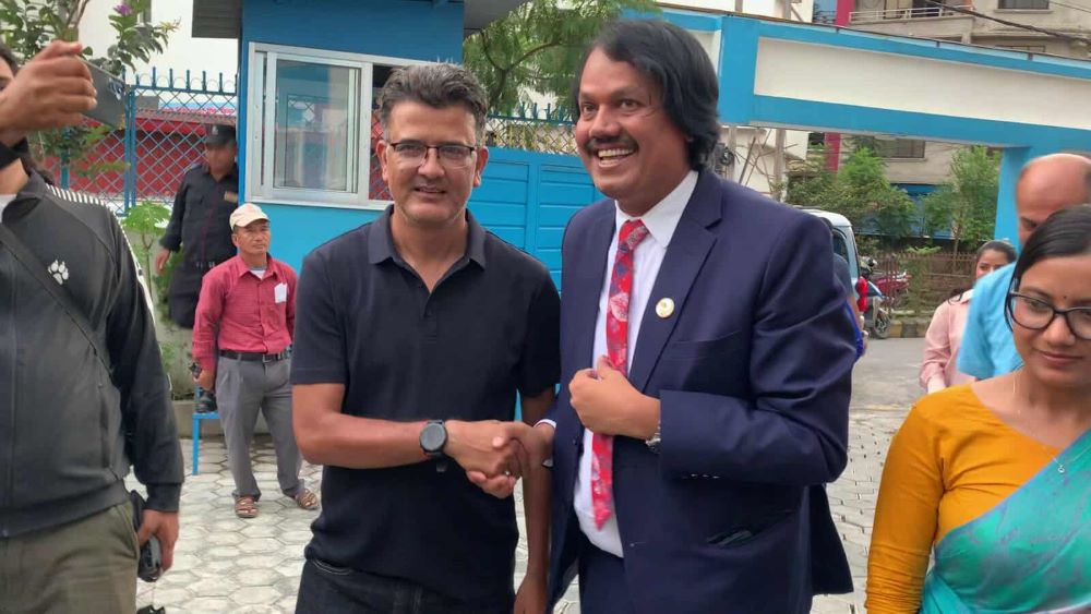 सीके राउतले गरे रविको पक्षमा हस्ताक्षर