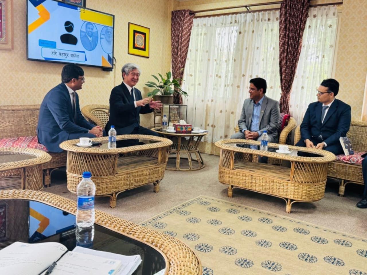 उद्योग मन्त्री भण्डारीसँग खाद्य तथा कृषि संगठनका प्रतिनिधि शिमिजुको भेट