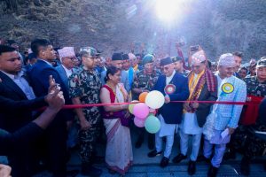 प्रधानमन्त्रीद्वारा हुम्ला जोड्ने चुवाखोलाको बेलिब्रिज  उद्घाटन