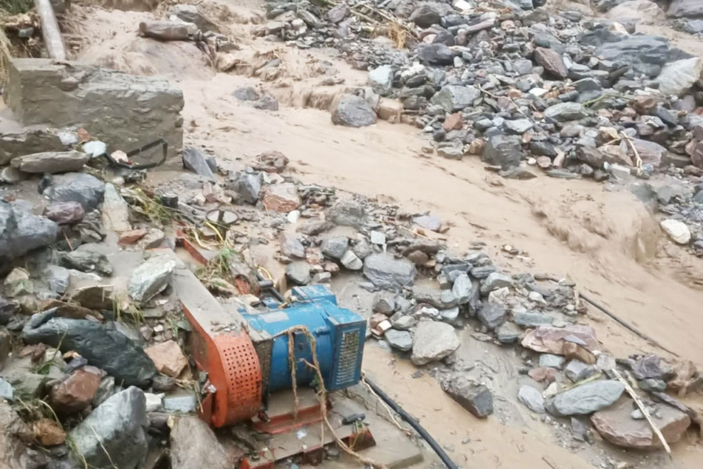 जैमिनी बाढीः तीन सय रोपनी खेत बन्यो बगर