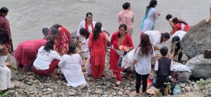 एकादशीको दिन आज पवित्र कालीगण्डकी नदीमा स्नान गर्नेको भुइँचो