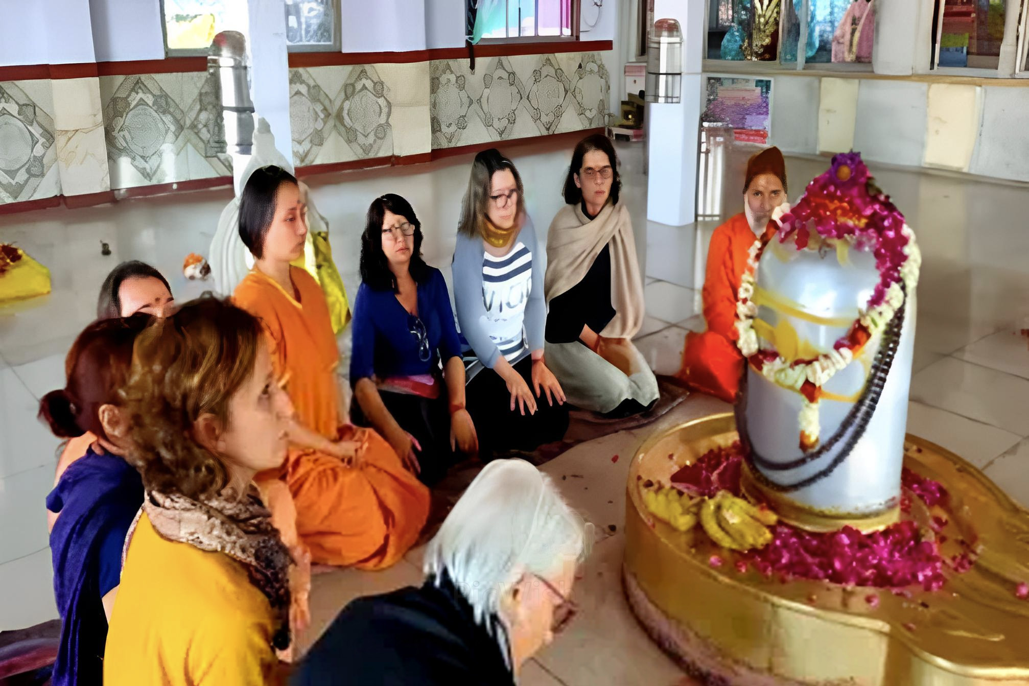 विश्वकै सबैभन्दा गर्ह्रौं १५ सय किलोको पारद शिवलिङ्ग, जहाँ दैनिक हुन्छ सुनको आरती