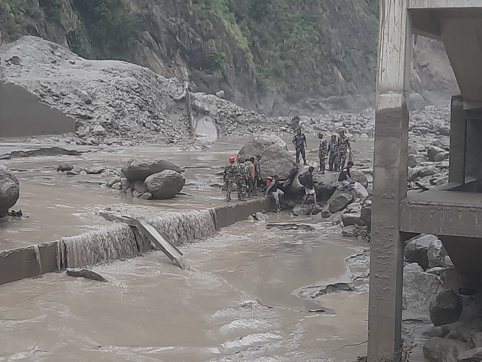 राष्ट्रिय विपद् जोखिम न्यूनीकरण तथा व्यवस्थापन परिषद्को बैठक : रसुवागढी बाढीमा बेपत्ताहरूको खोज प्रभावकारी बनाउन निर्देशन