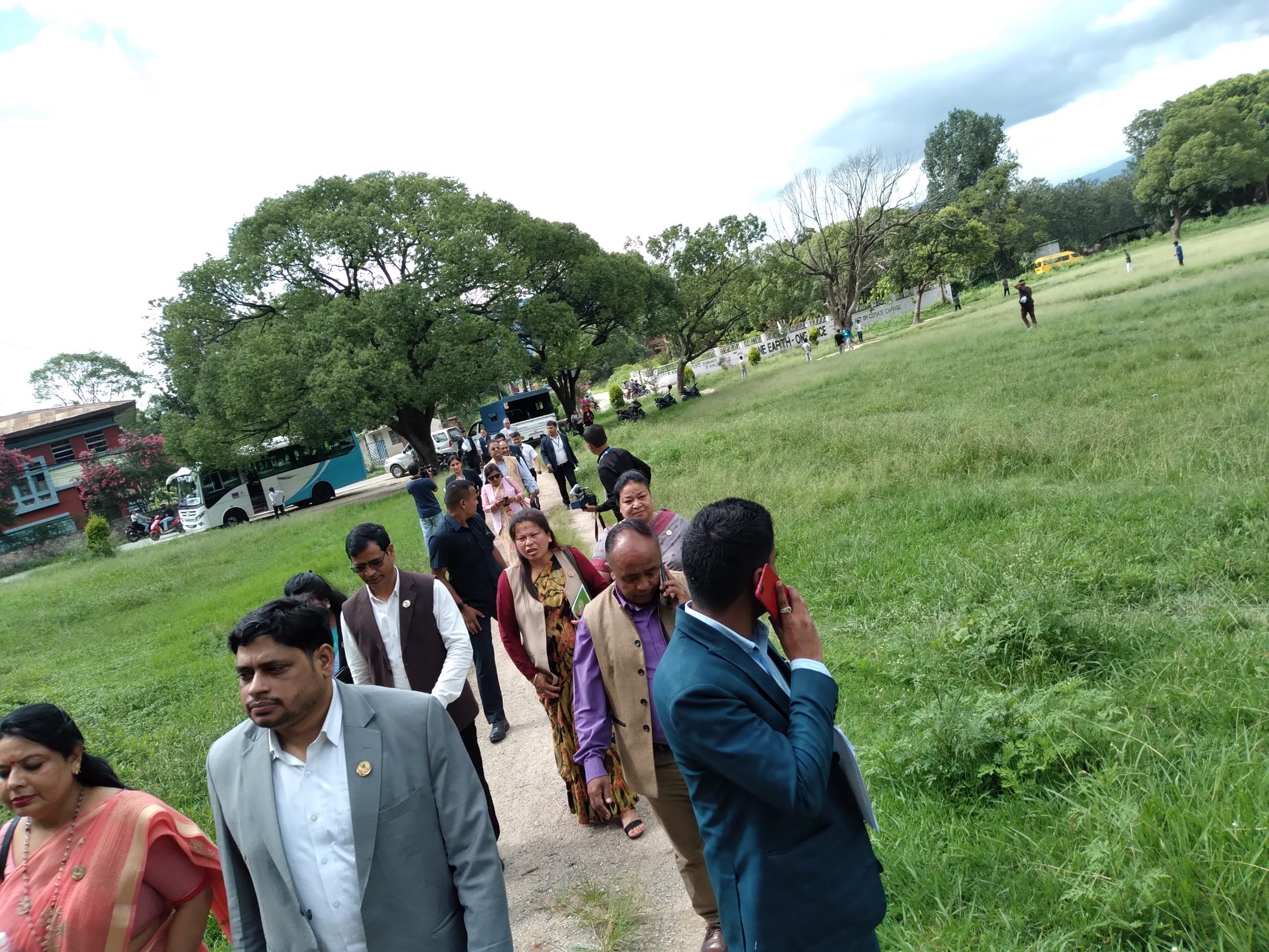 जब सांसदहरू विश्वविद्यालयको छात्राबास छिरे