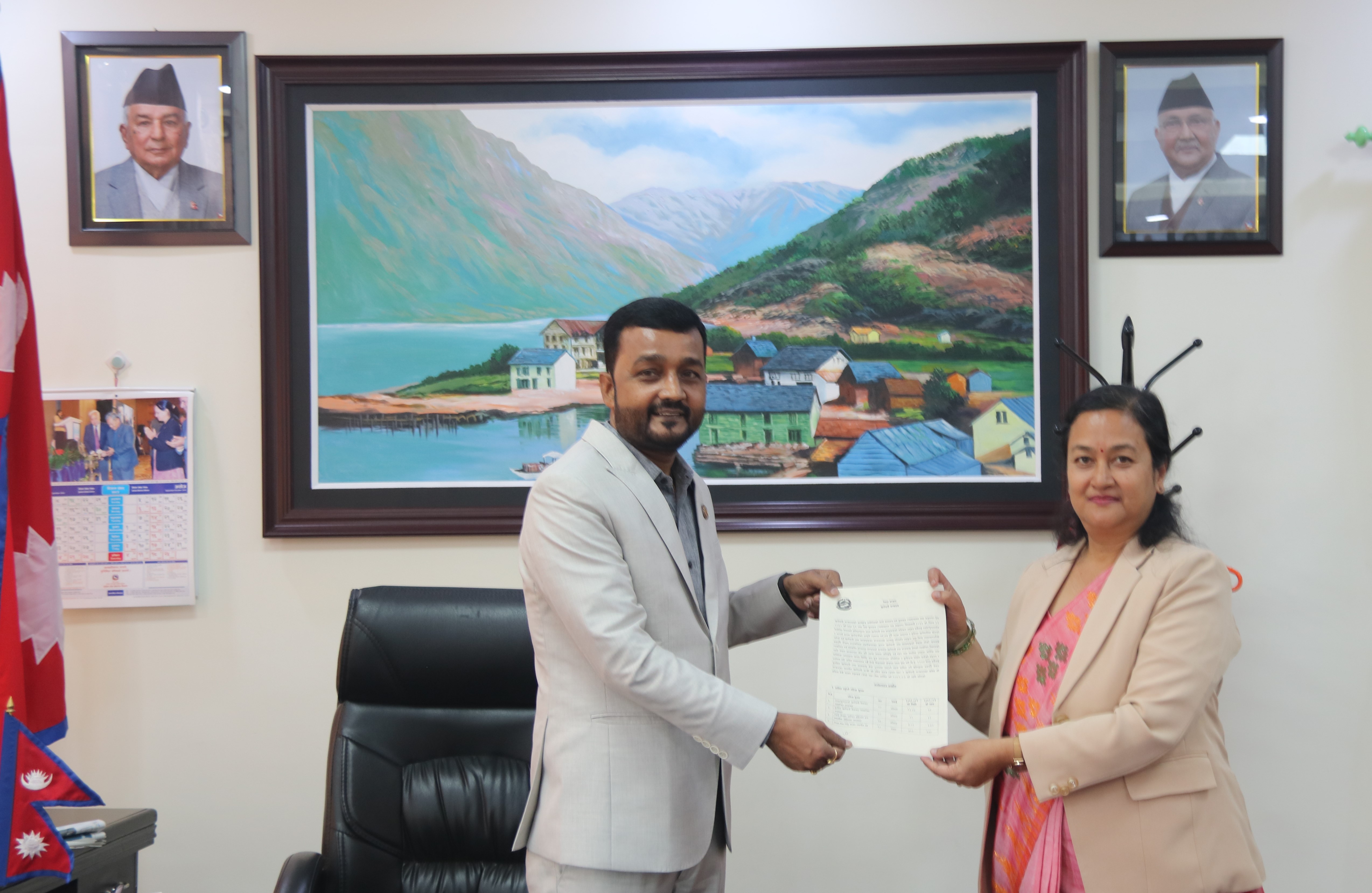 खानेपानीमन्त्री यादव र सचिव बज्राचार्यबीच कार्यसम्पादन सम्झौता