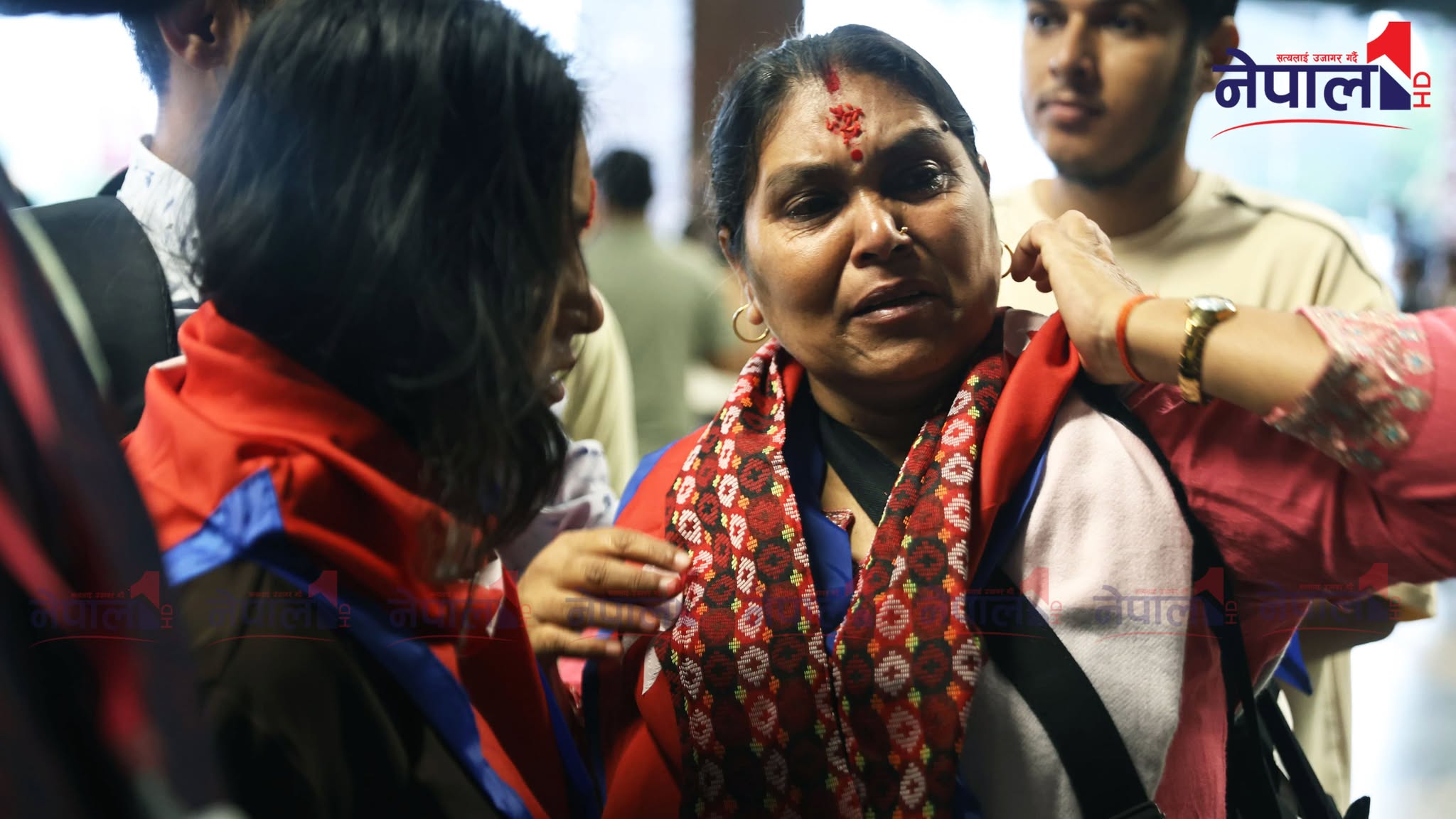हमासको कब्जामा रहेका विपिन खोज्न आमा र बहिनी इजरायलतिर