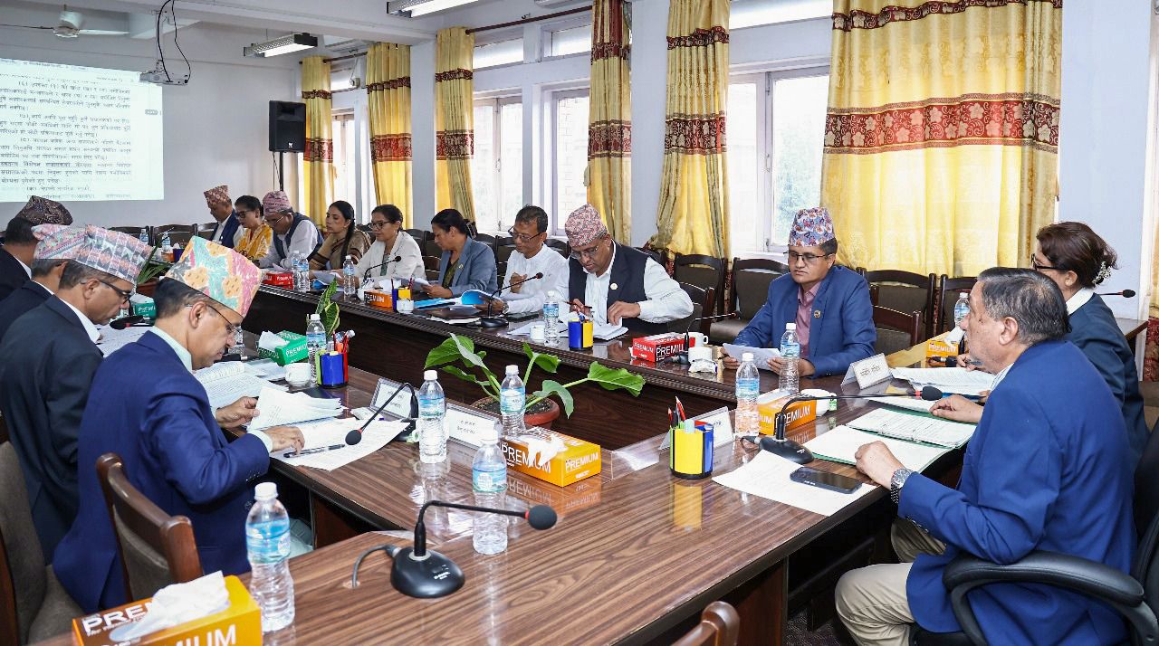 प्रस्तावित वैकल्पिक विकास वित्त कोषको पुँजी संरचनाबारे सांसदहरू र अर्थमन्त्रीबीच फरक मत