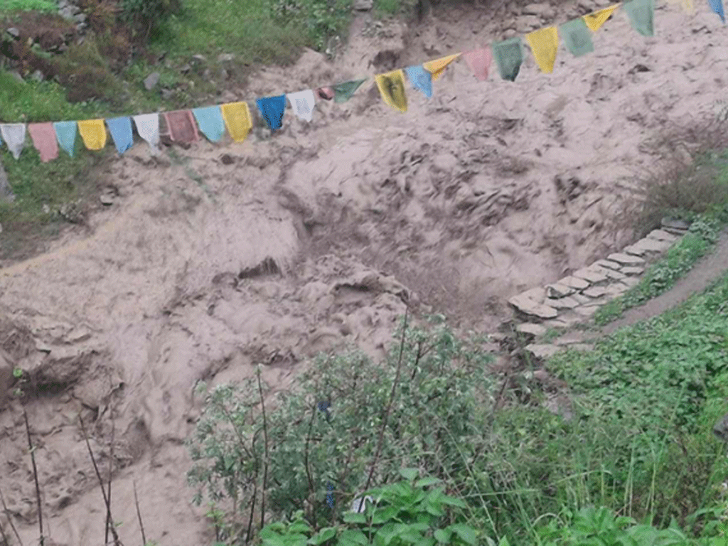 पहिरोले सुपर न्यादी आयोजनाका एक कामदारको मृत्यु, तीन जना घाइते