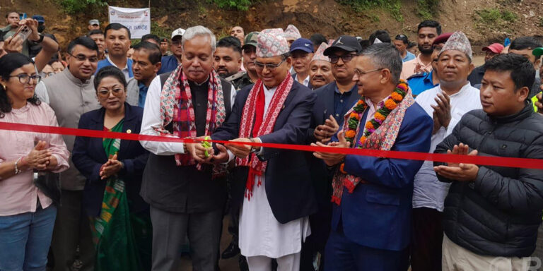 भौतिक पूर्वाधारमन्त्रीद्वारा बेलिब्रिज उद्घाटन