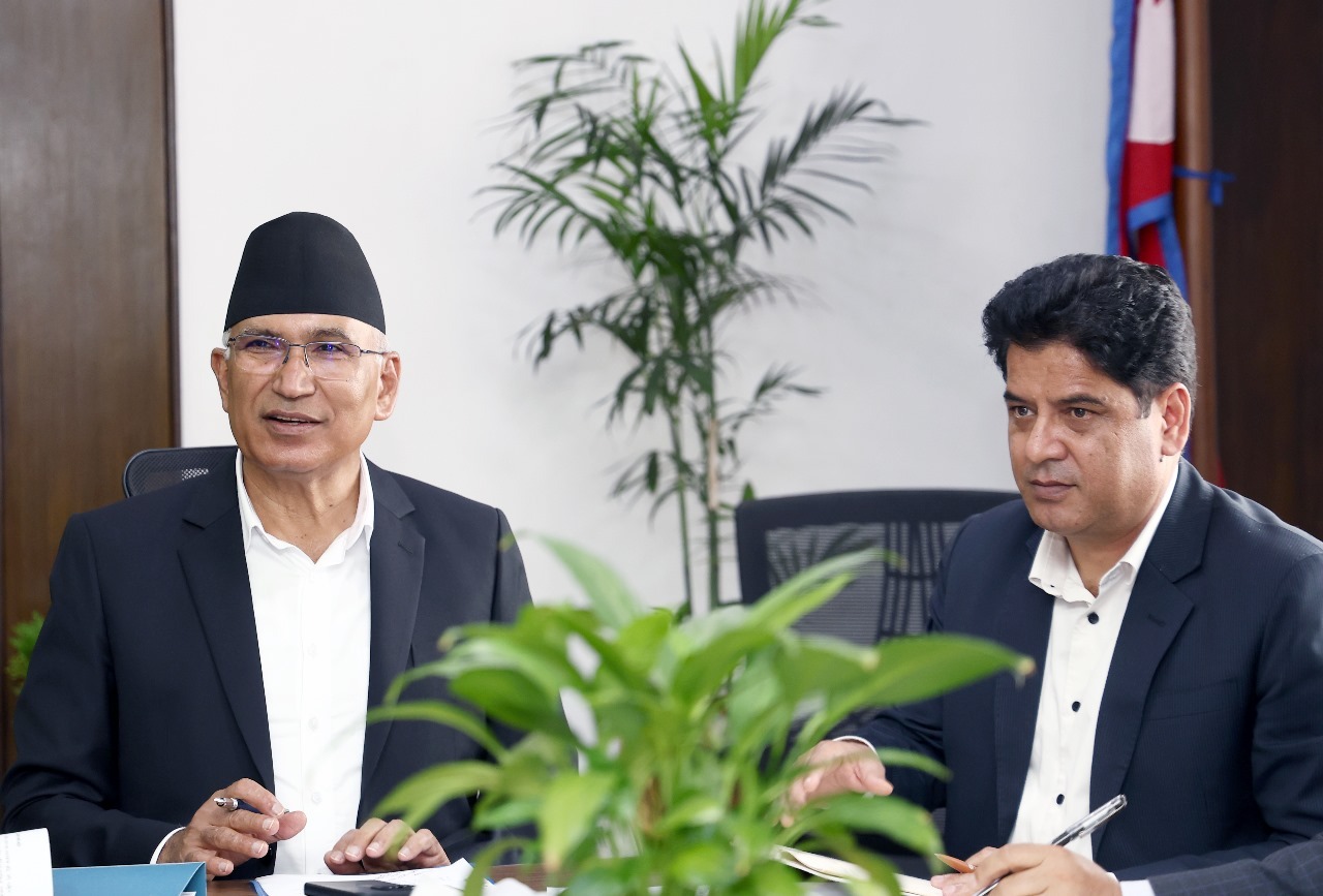 उद्योगमन्त्री भण्डारी र अर्थमन्त्री पौडेलबीच बैठक सम्पन्न, आयातित वस्तुमा गुणस्तर अनिवार्य गरिने