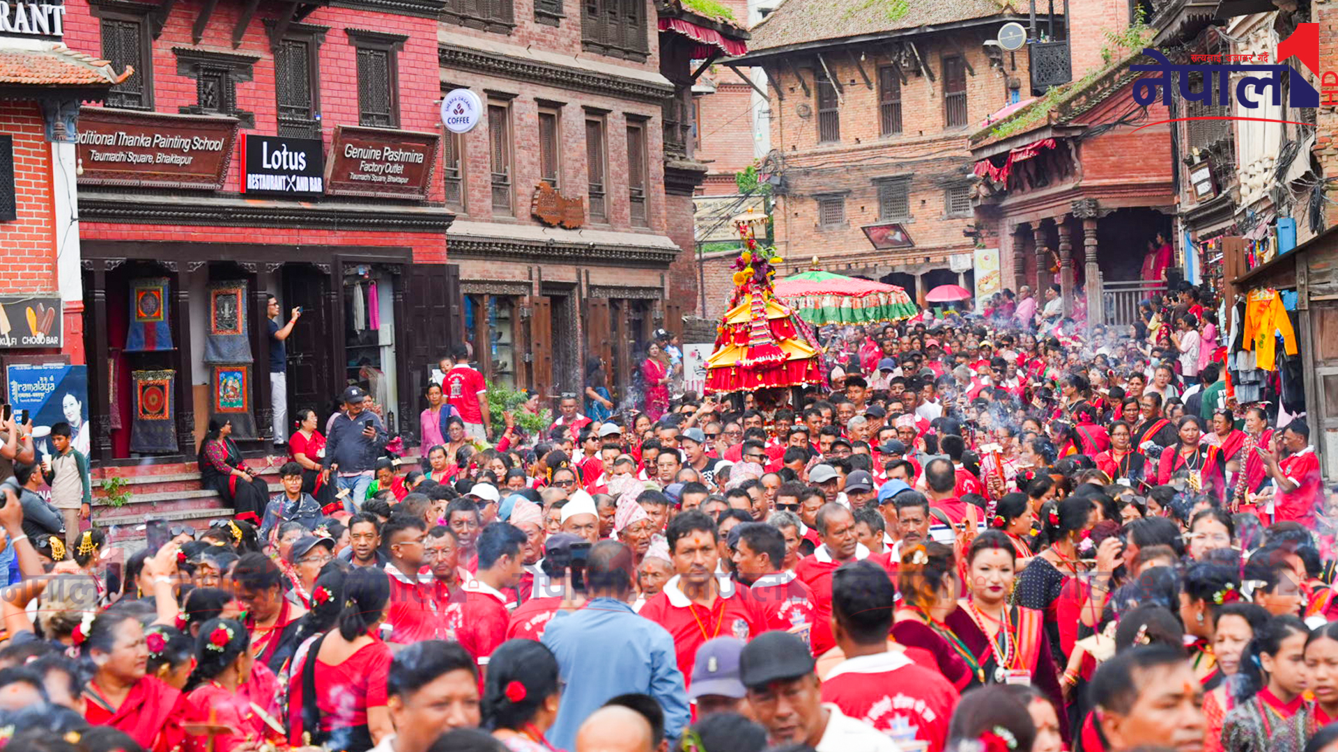यसरी मनाईयो १२ वर्षपछि भक्तपुरको (चण्डेश्वरी आजिमा) जात्रा  (तस्बिरहरू)