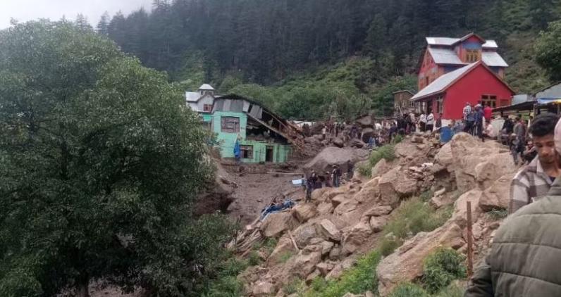 काश्मीरमा बादल फाटेर आएको बाढीमा परी ३४ जनाको मृत्यु, दर्जनौं घाइते