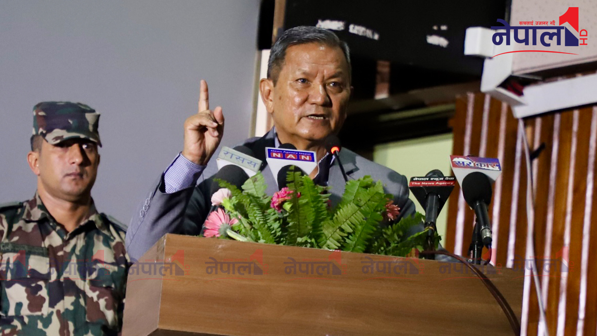 चलचित्रकर्मीलाई ‘विशिष्ट चलचित्रकर्मी परिचयपत्र’ वितरण