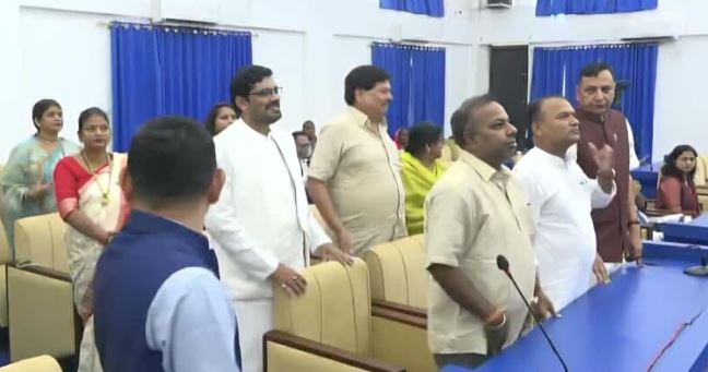 प्रतिपक्षीको अवरोधपछि मधेश प्रदेशसभा बैठक स्थगित