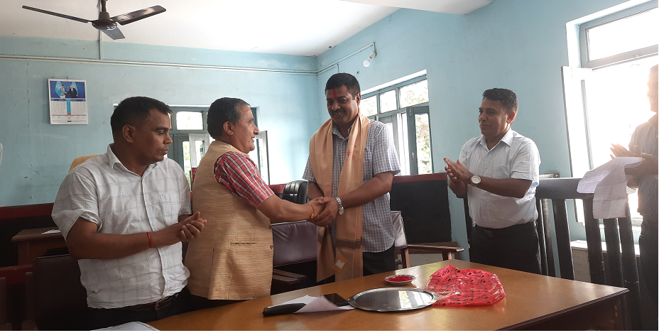धेरै मुद्दा फछ्र्याैट गर्ने न्यायाधीश घिमिरे सम्मानित
