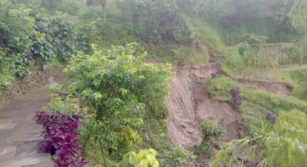 बाजुराको तलगाउँ पहिरोको जोखिममा