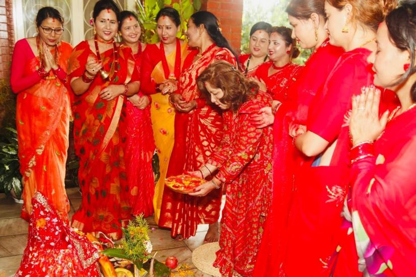 परराष्ट्रमन्त्री डा राणाले बूढानीलकण्ठस्थित निवासमा भित्र्याइन् गौरा
