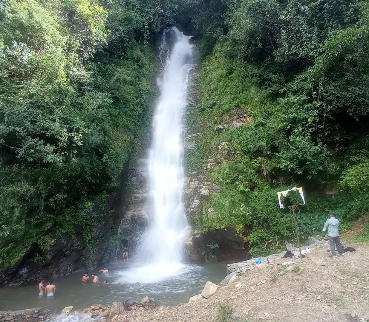 पर्यटकीय गन्तव्य बन्दै: गाईखुरे झरना