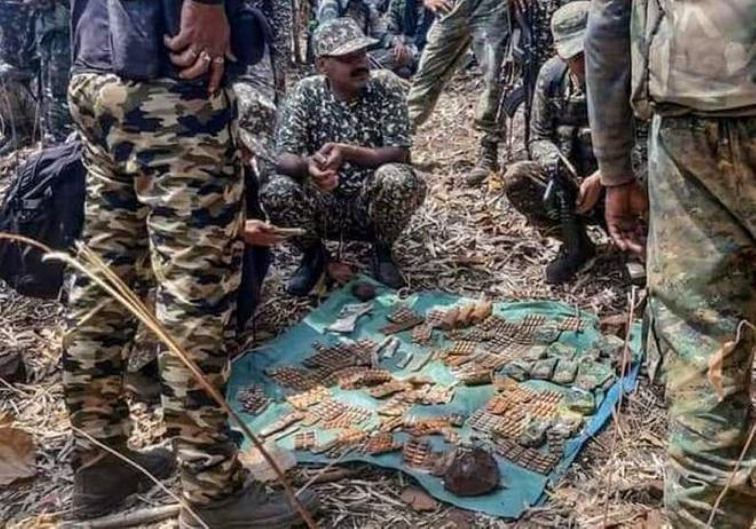 भिडन्तमा शीर्ष कमान्डरसहित तीन ‘नक्सलवादी’ विद्रोहीको मृत्यु