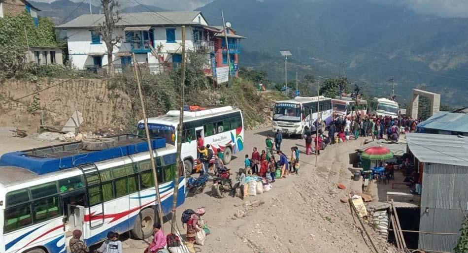 यात्रुबाट मनपरी भाडा असुली