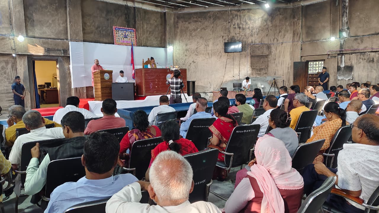 आगोले खन्डर भएको भवनमै सुरु भयो मधेश प्रदेश सभा बैठक