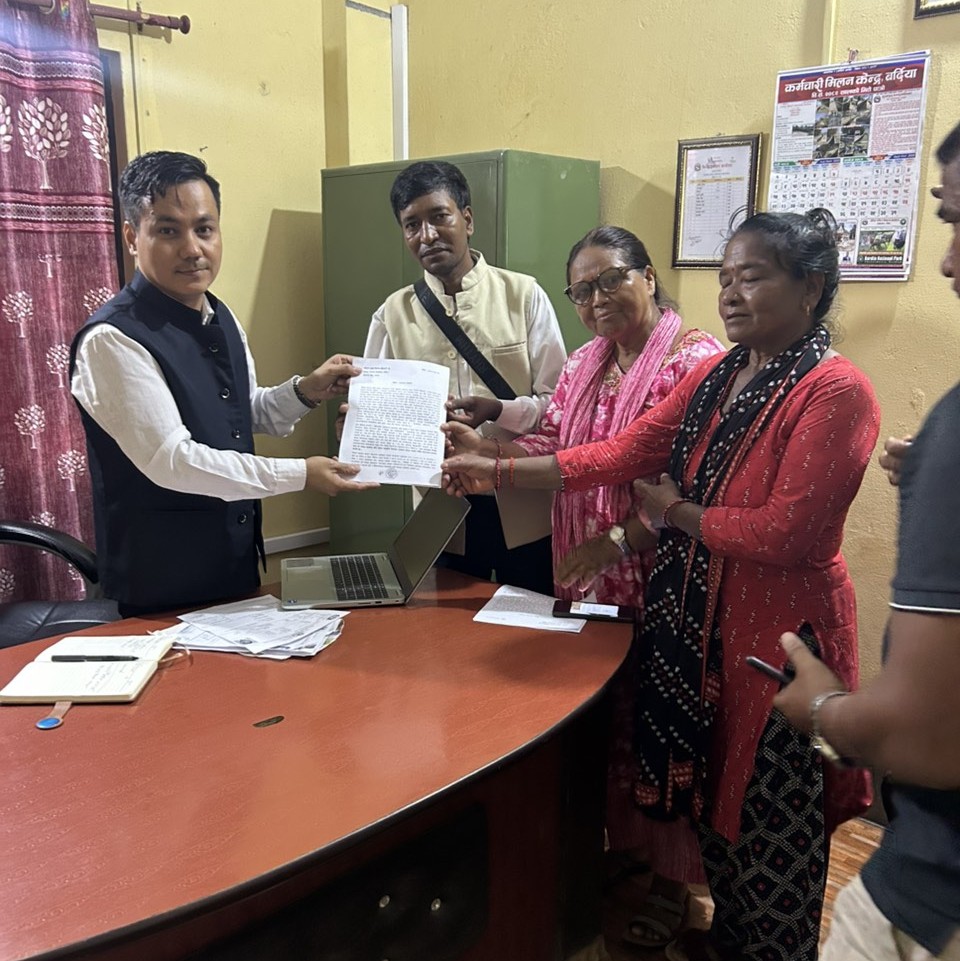 भारतीय केराको आयात रोक्नुपर्ने माग गर्दै बर्दियाका किसानले बुझाए ज्ञापन पत्र