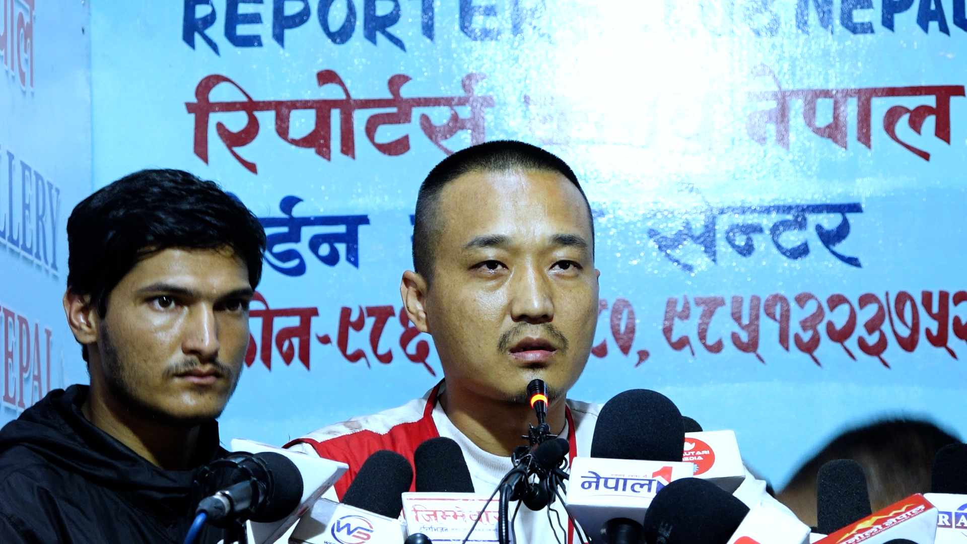 जेनजीहरु भन्छन् : शान्तिपूर्ण आन्दोलनमा थियौं, ‘झोले’हरु घुसेर आगो लगाए