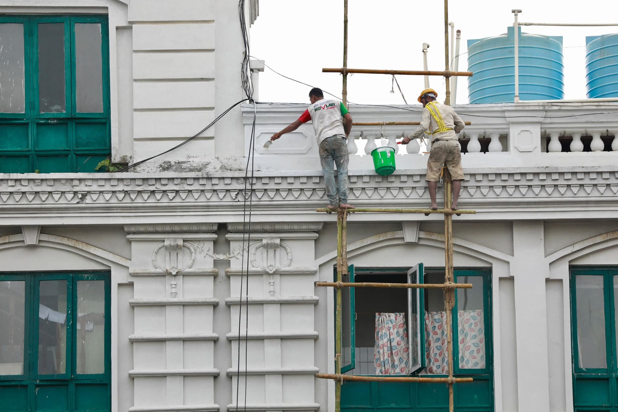 अर्थ मन्त्रालयमा थालियो रङरोगन