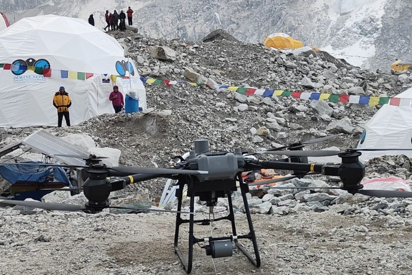 सगरमाथाको फोहर सङ्कलनमा ड्रोनको प्रयोग