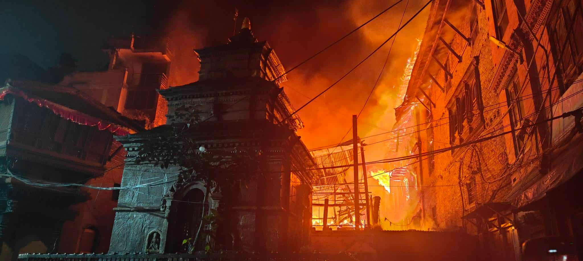 काठमाडौंको काष्ठमण्डप नजिकै भीषण आगलागी