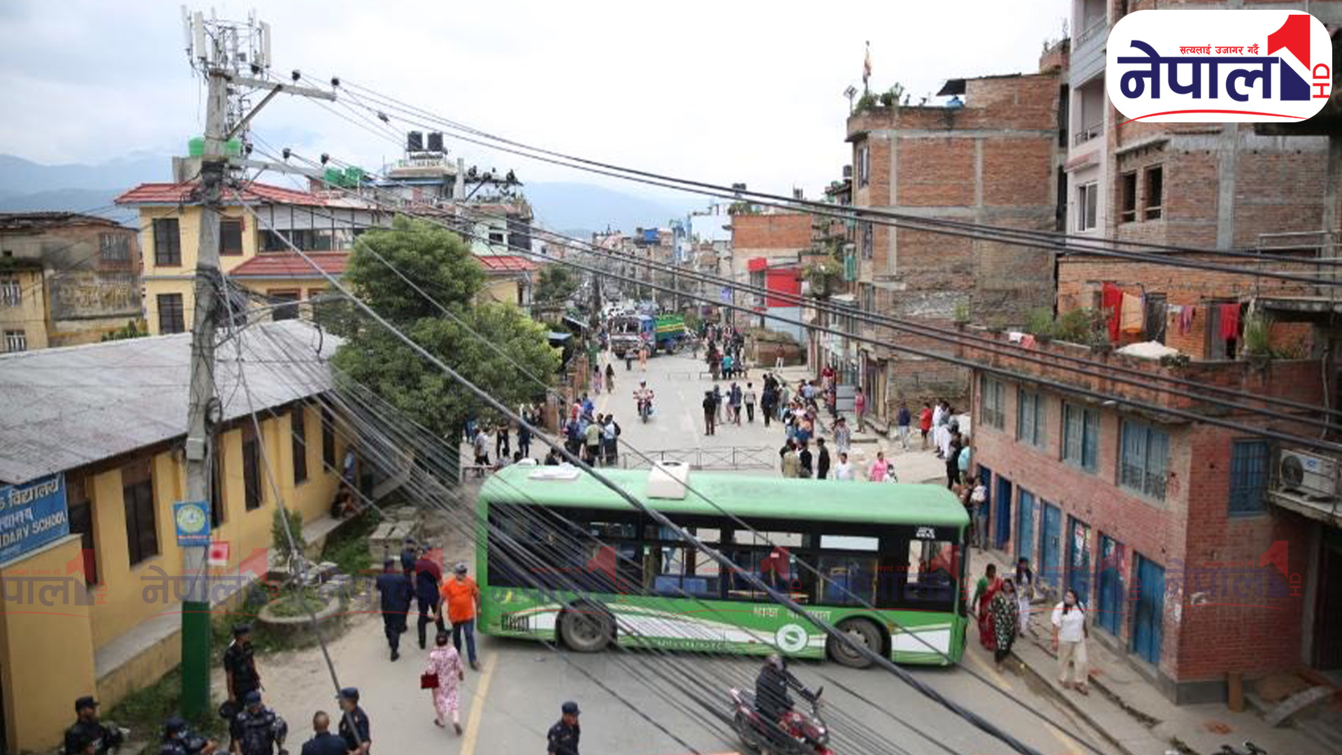 हरिसिद्धि दुर्घटना: बालिकाको उपचार खर्च एमालेले व्यहोर्ने