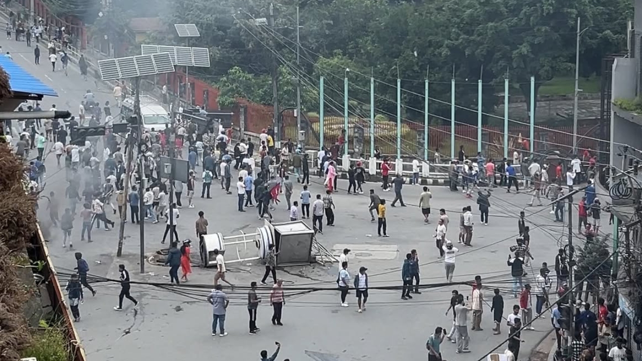 कलंकी र गौशालामा गोली चल्यो