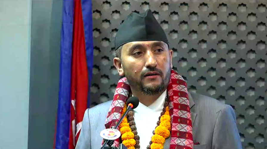 रेडियो नेपालको विरासत कायम राख्दै प्रतिस्पर्धामा खरो उत्रन सञ्चारमन्त्री खरेलको निर्देशन
