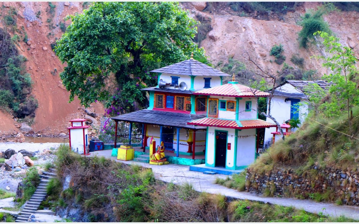 चिनाईदै जैमिनी ऋषिको तपोभूमि,धाममा धमाधम पूर्वाधार निर्माण