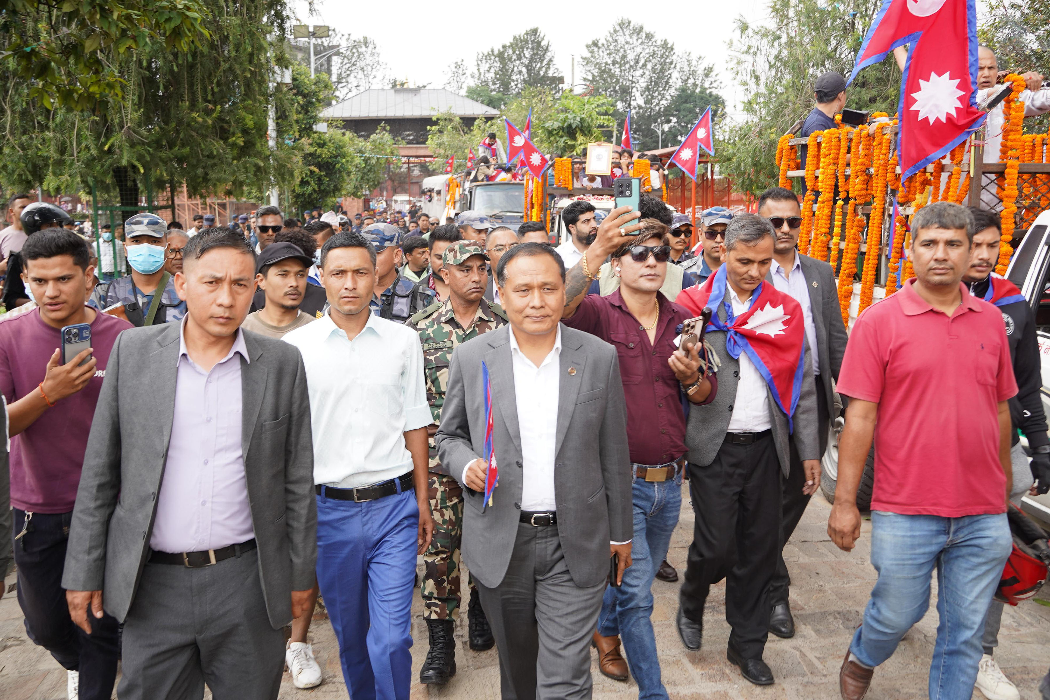 जेन–जीको शवयात्रामा मन्त्रीहरु घिसिङ र अर्याल सहभागी