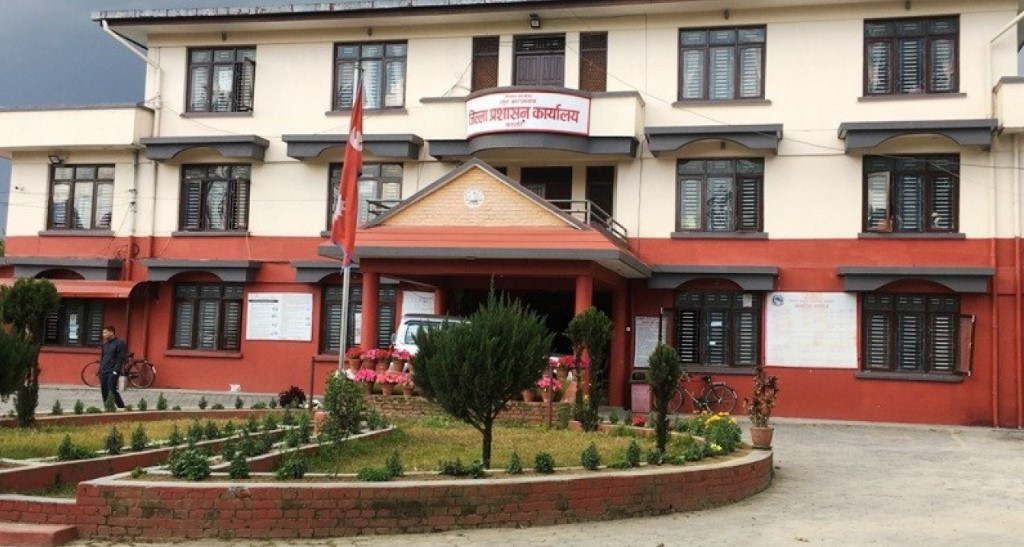 क्षतिग्रस्त जिल्ला प्रशासन कार्यालय कास्कीबाट  सबै सेवा सञ्चालन हुन अझै केही समय लाग्ने