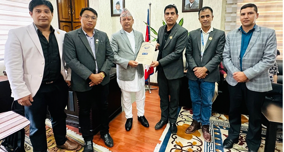 होटल व्यवसायलाई उत्पादनमूलक उद्योग सरह सुविधा दिइनेछ : ऊर्जामन्त्री खड्का