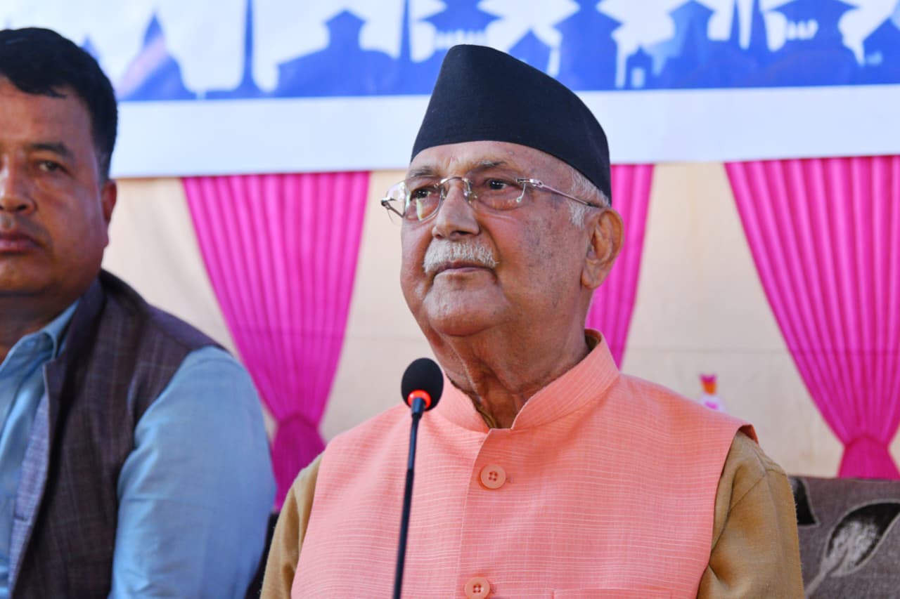 जेनजीलाई ओलीको प्रश्न : खरानीमाथि बसेर सुखी हुन सक्नु हुन्छ ?