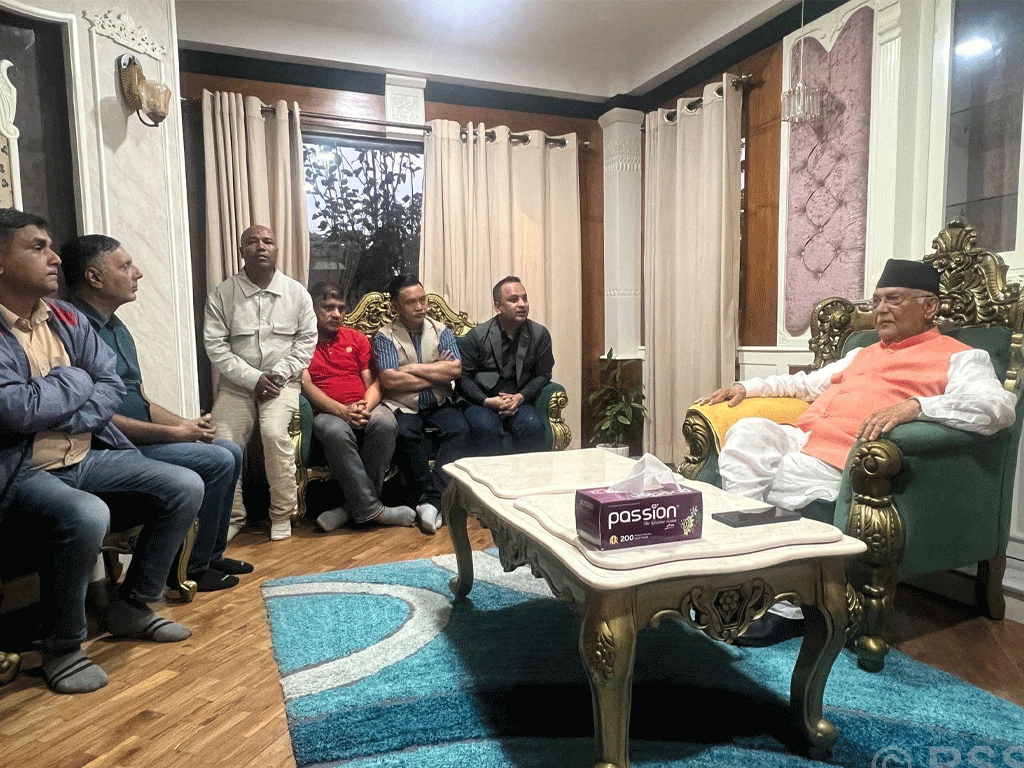 मुलुक विकास, सुशासन र न्यायको मार्गमा अघि बढ्नुपर्छ : अध्यक्ष ओली